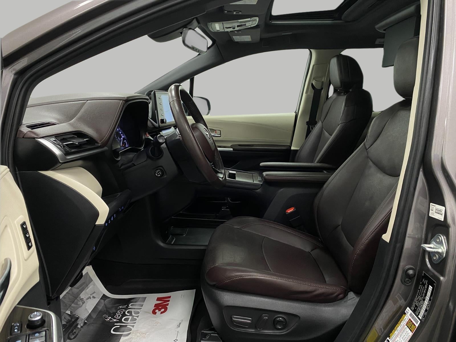 2022 Toyota Sienna Platinum AWD 7-Passenger