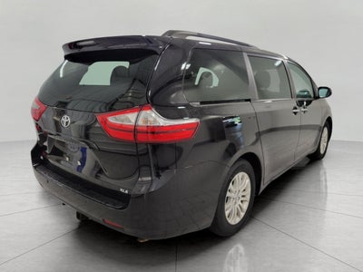 2017 Toyota Sienna XLE Premium FWD 8-Passenger