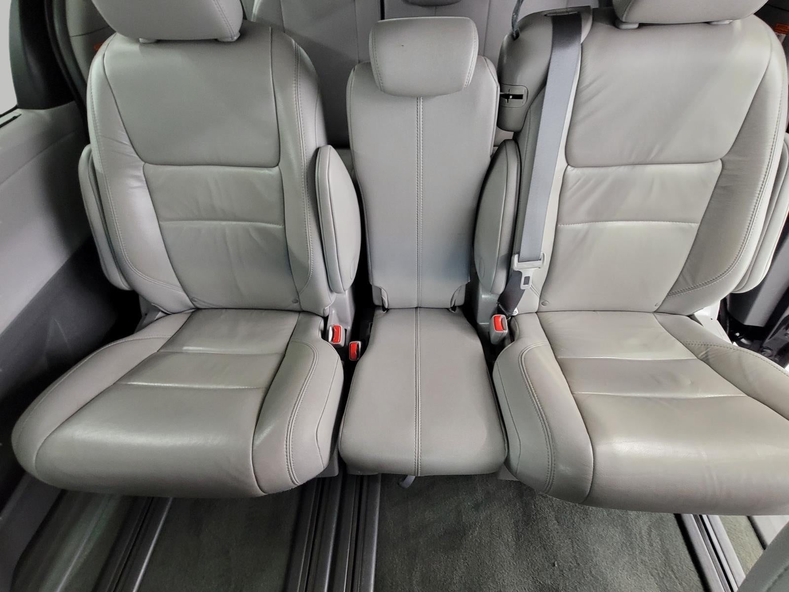 2017 Toyota Sienna XLE Premium FWD 8-Passenger