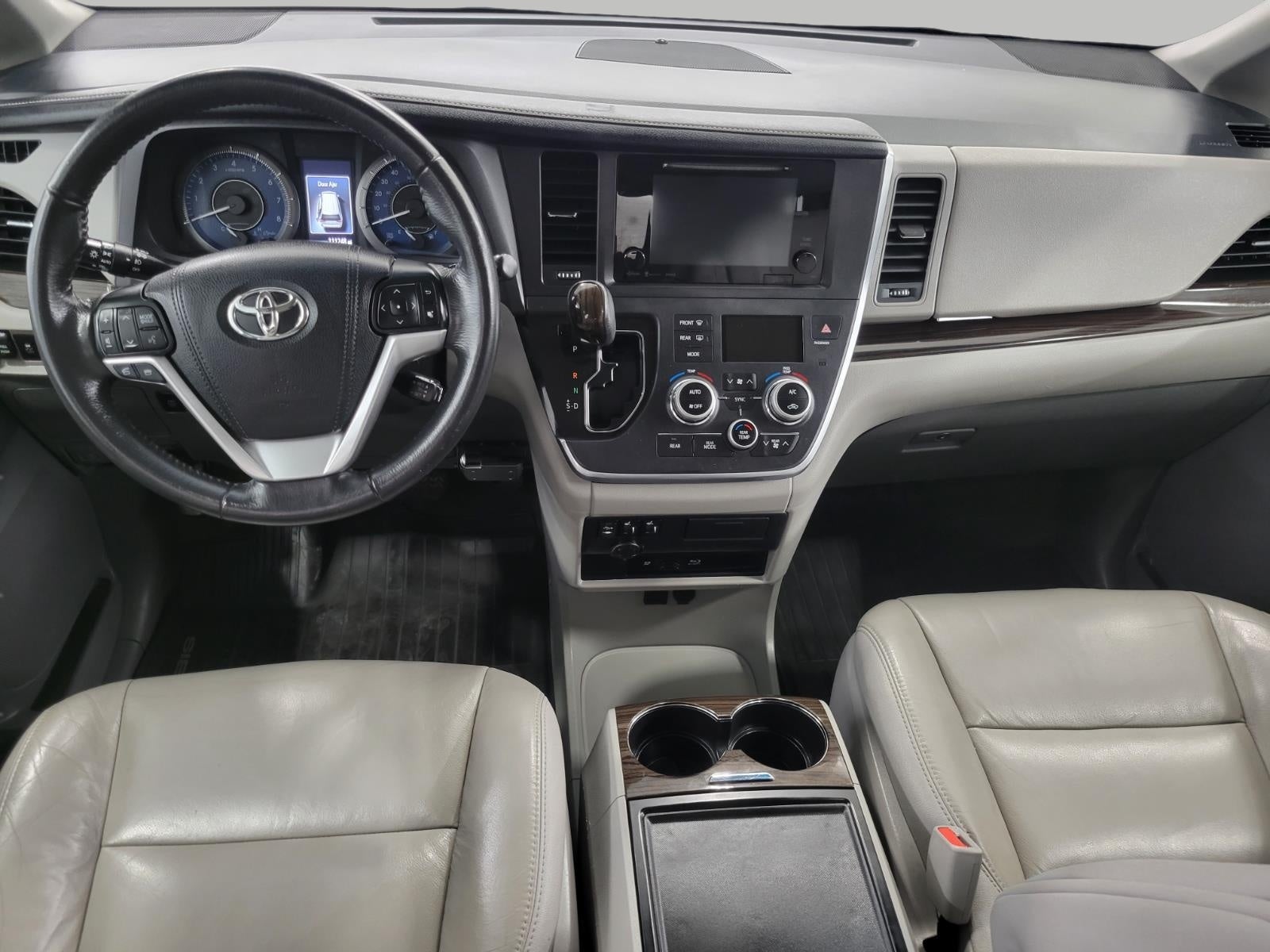 2017 Toyota Sienna XLE Premium FWD 8-Passenger