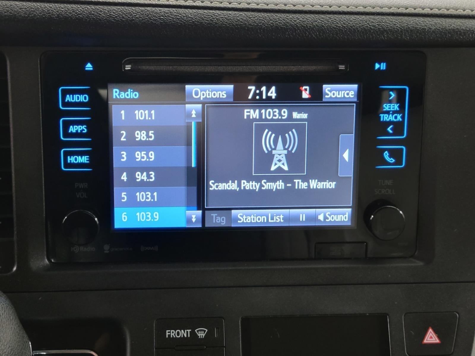 2017 Toyota Sienna XLE Premium FWD 8-Passenger