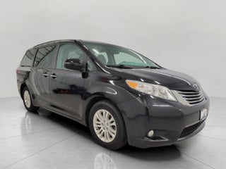 2017 Toyota Sienna XLE Premium FWD 8-Passenger