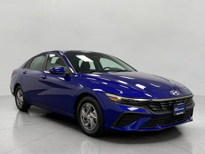 2024 Hyundai Elantra SE IVT