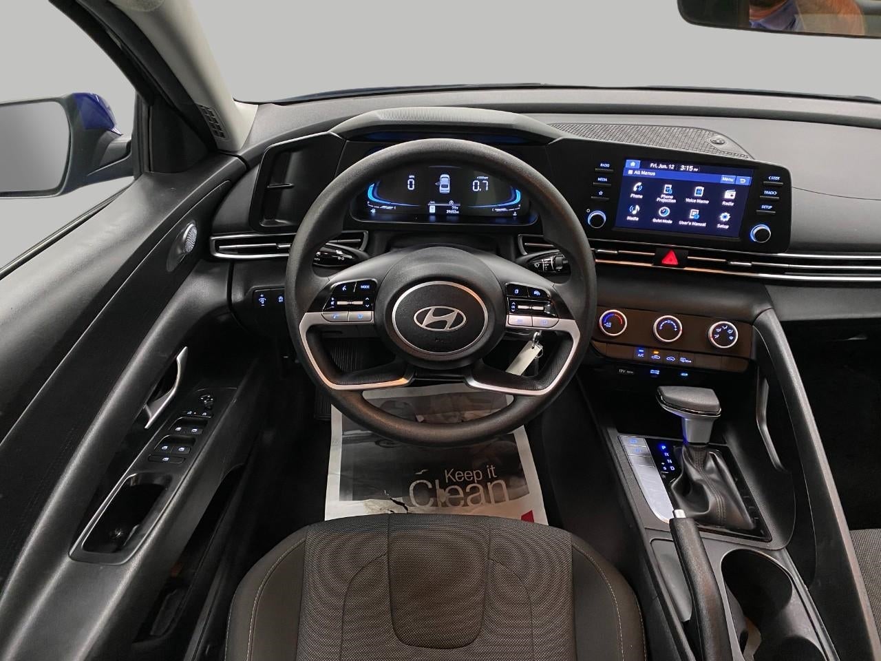 2024 Hyundai Elantra SE IVT