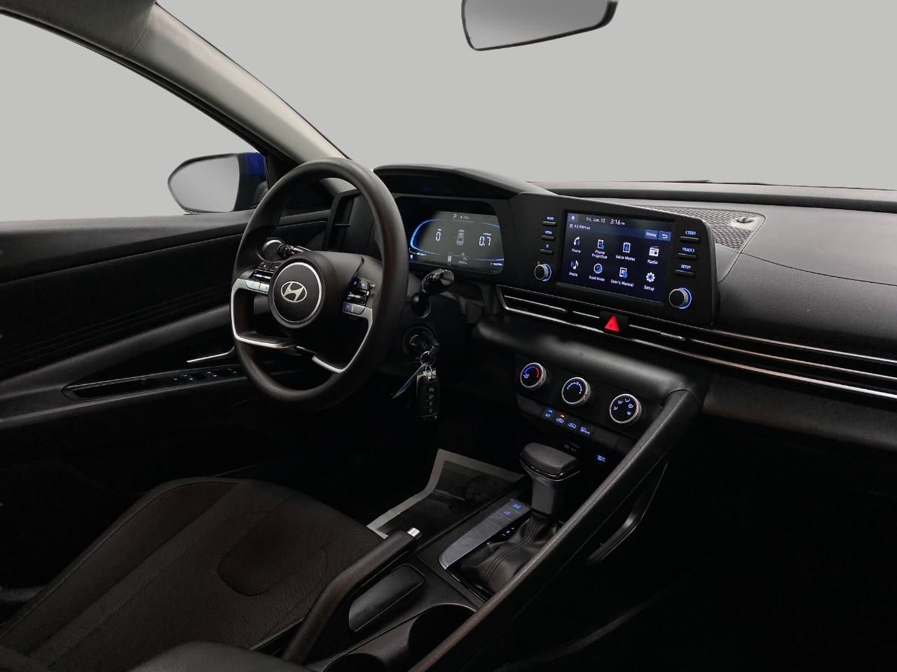 2024 Hyundai Elantra SE IVT