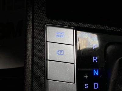 2024 Hyundai Elantra SE IVT