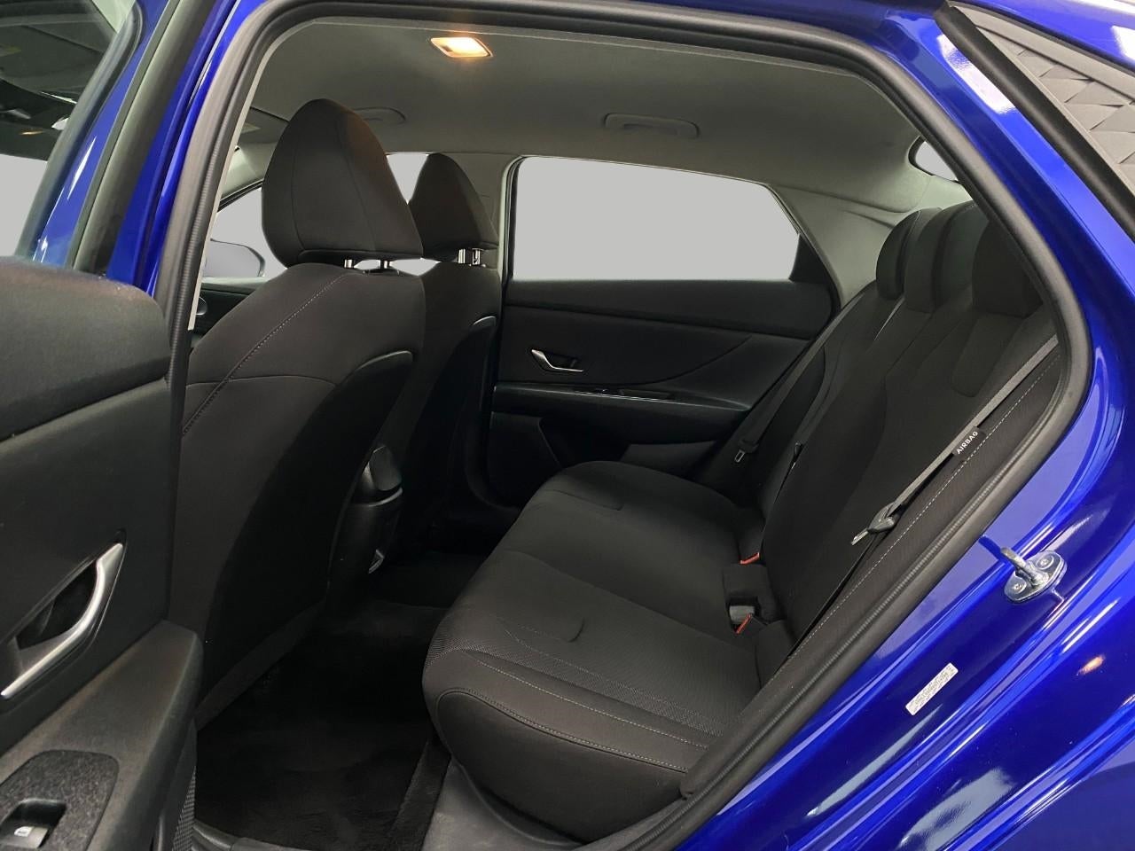 2024 Hyundai Elantra SE IVT