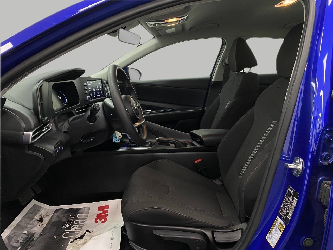 2024 Hyundai Elantra SE IVT