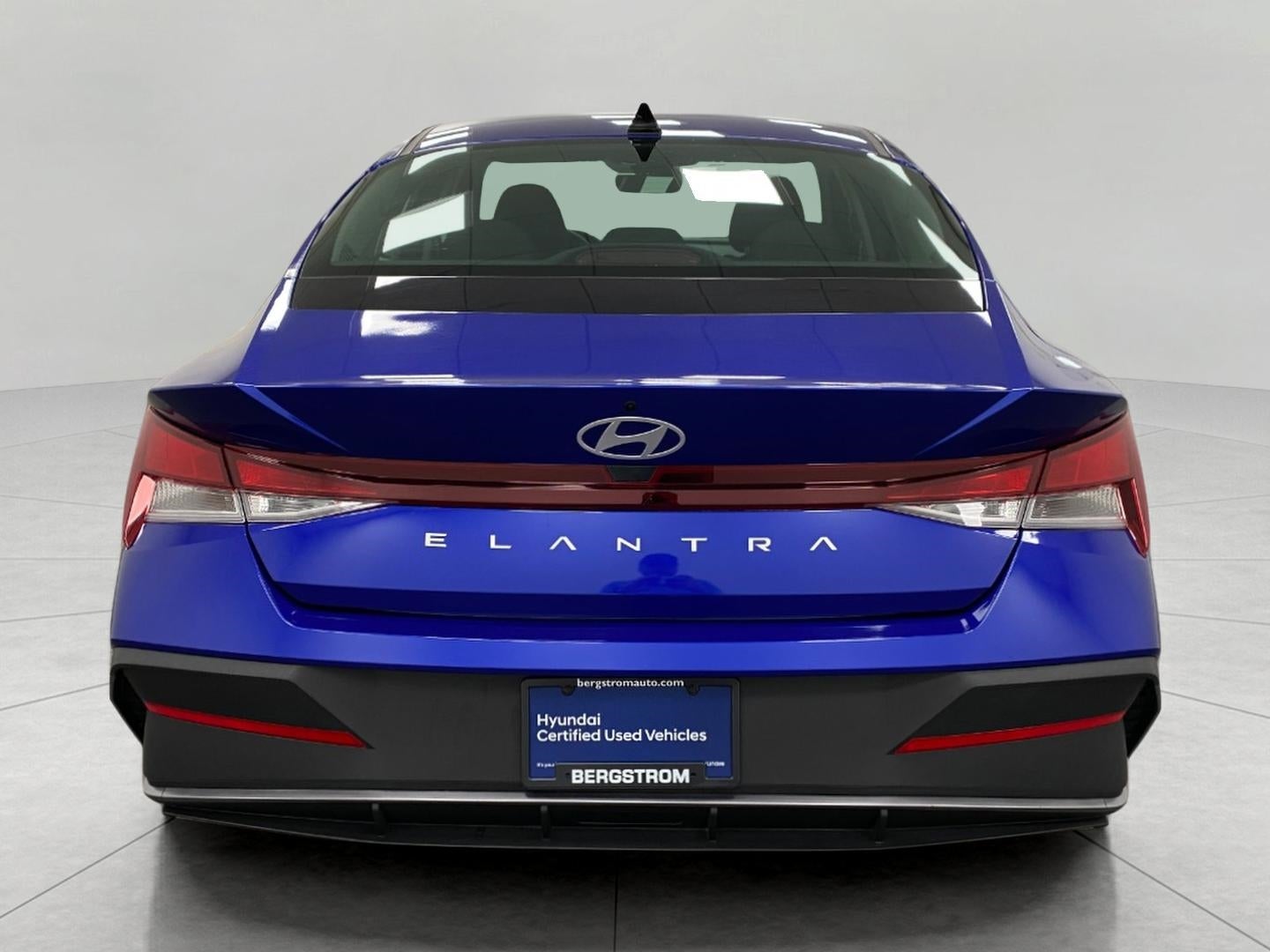 2024 Hyundai Elantra SE IVT
