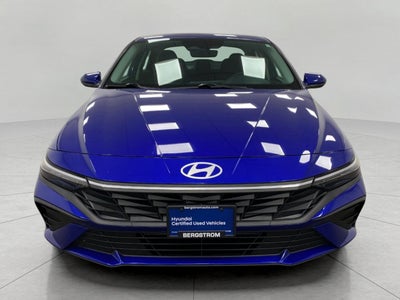 2024 Hyundai Elantra SE IVT