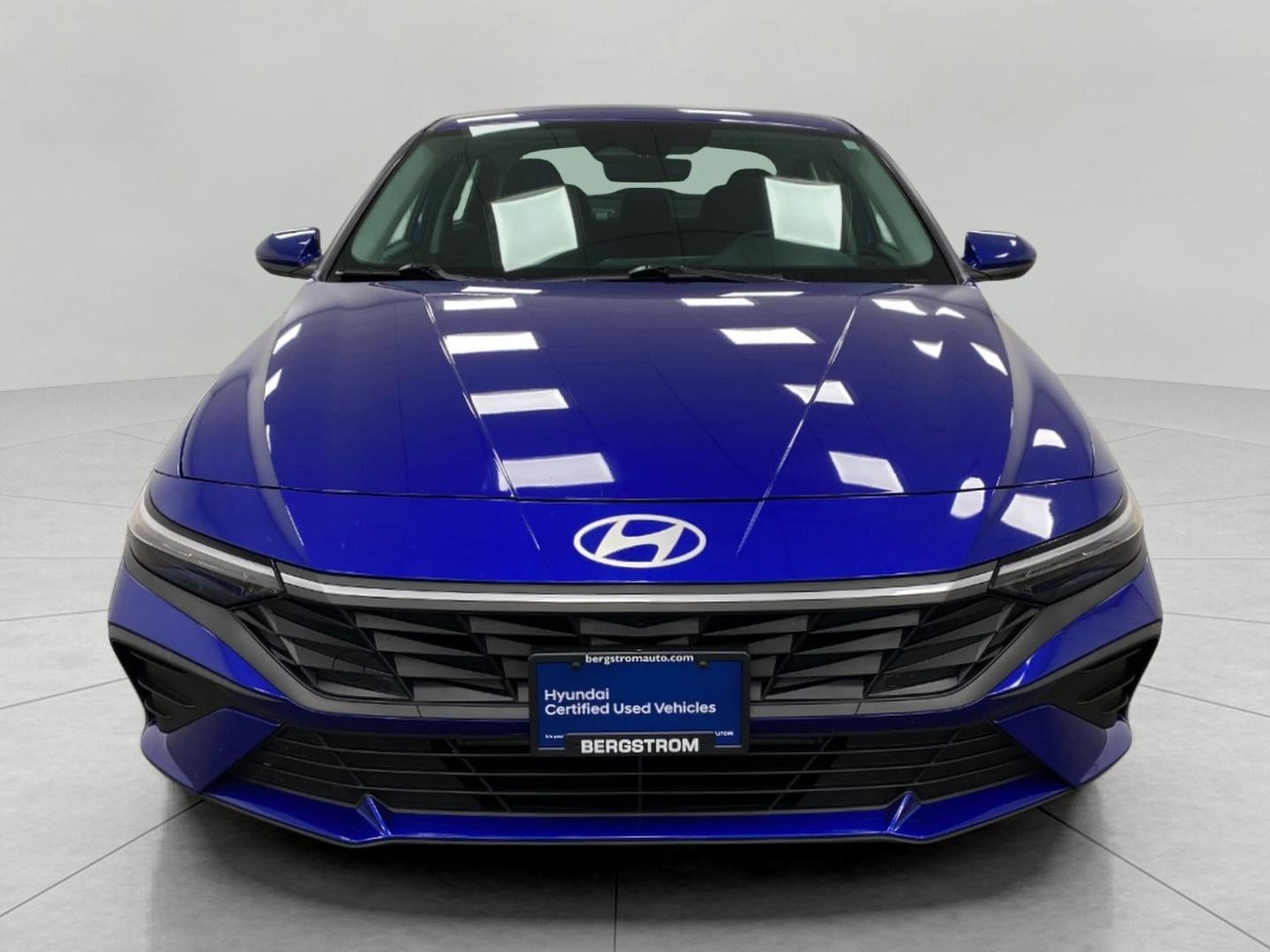 2024 Hyundai Elantra SE IVT