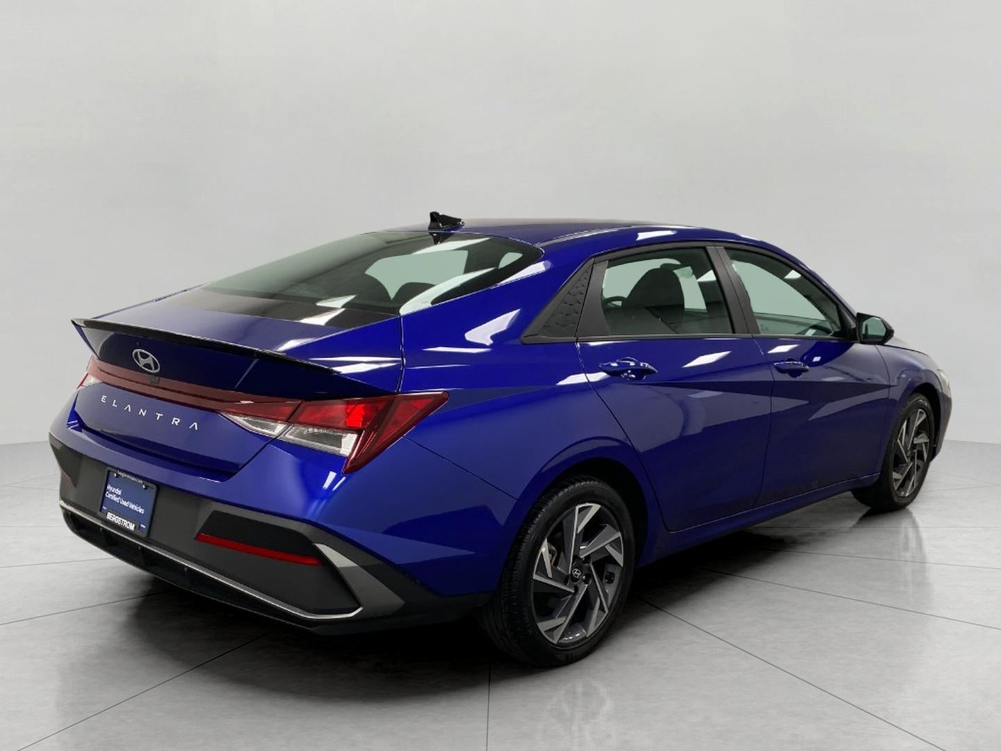 2025 Hyundai Elantra SEL Convenience IVT