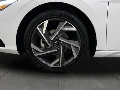 2025 Hyundai Elantra SEL Convenience IVT