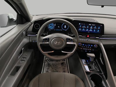 2025 Hyundai Elantra SEL Convenience IVT