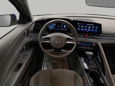 2025 Hyundai Elantra SEL Convenience IVT