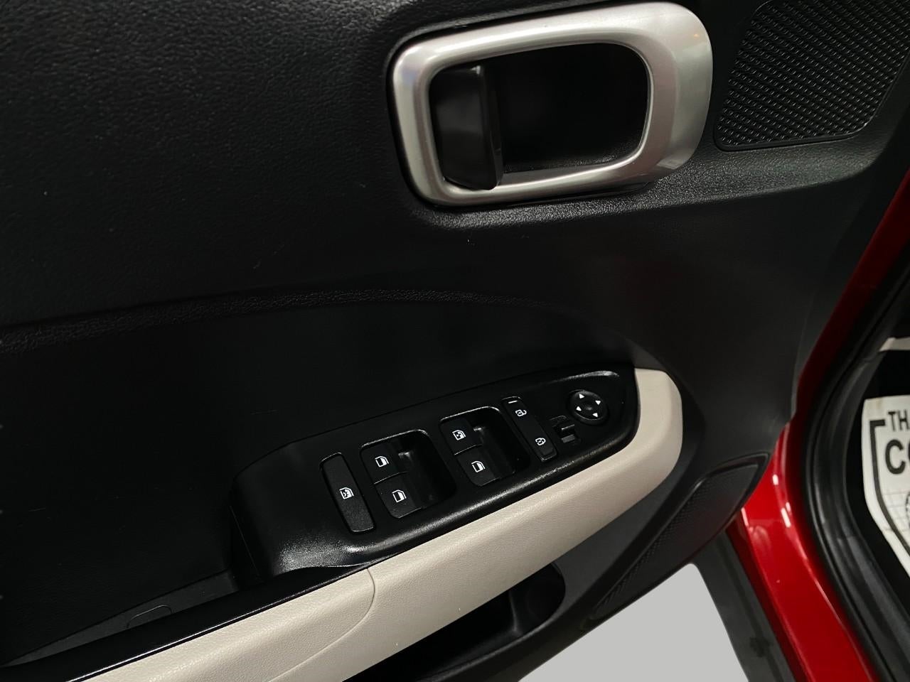 2025 Hyundai Venue SEL IVT