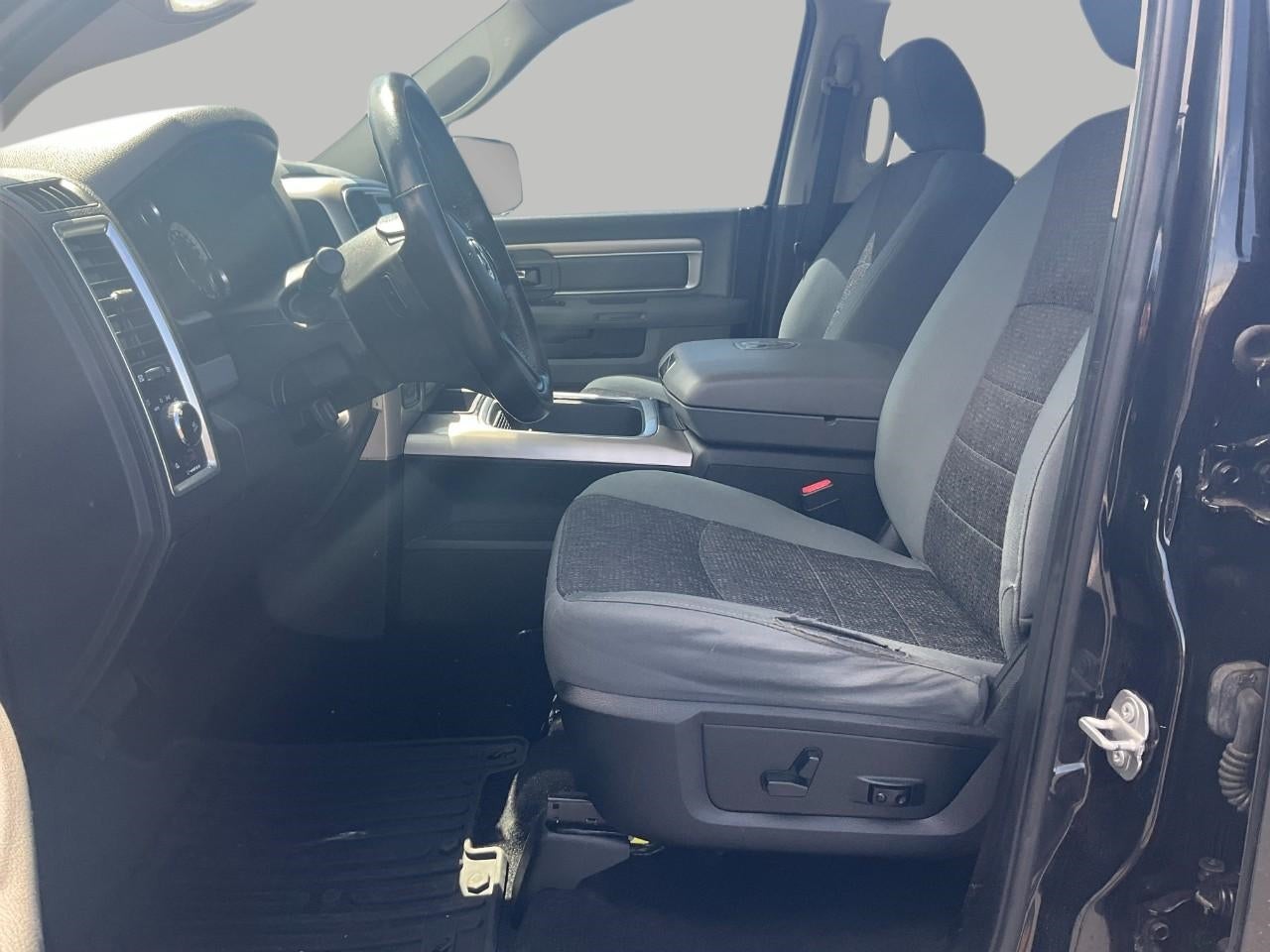 2018 RAM 1500 Big Horn Crew Cab 4x4 5'7' Box