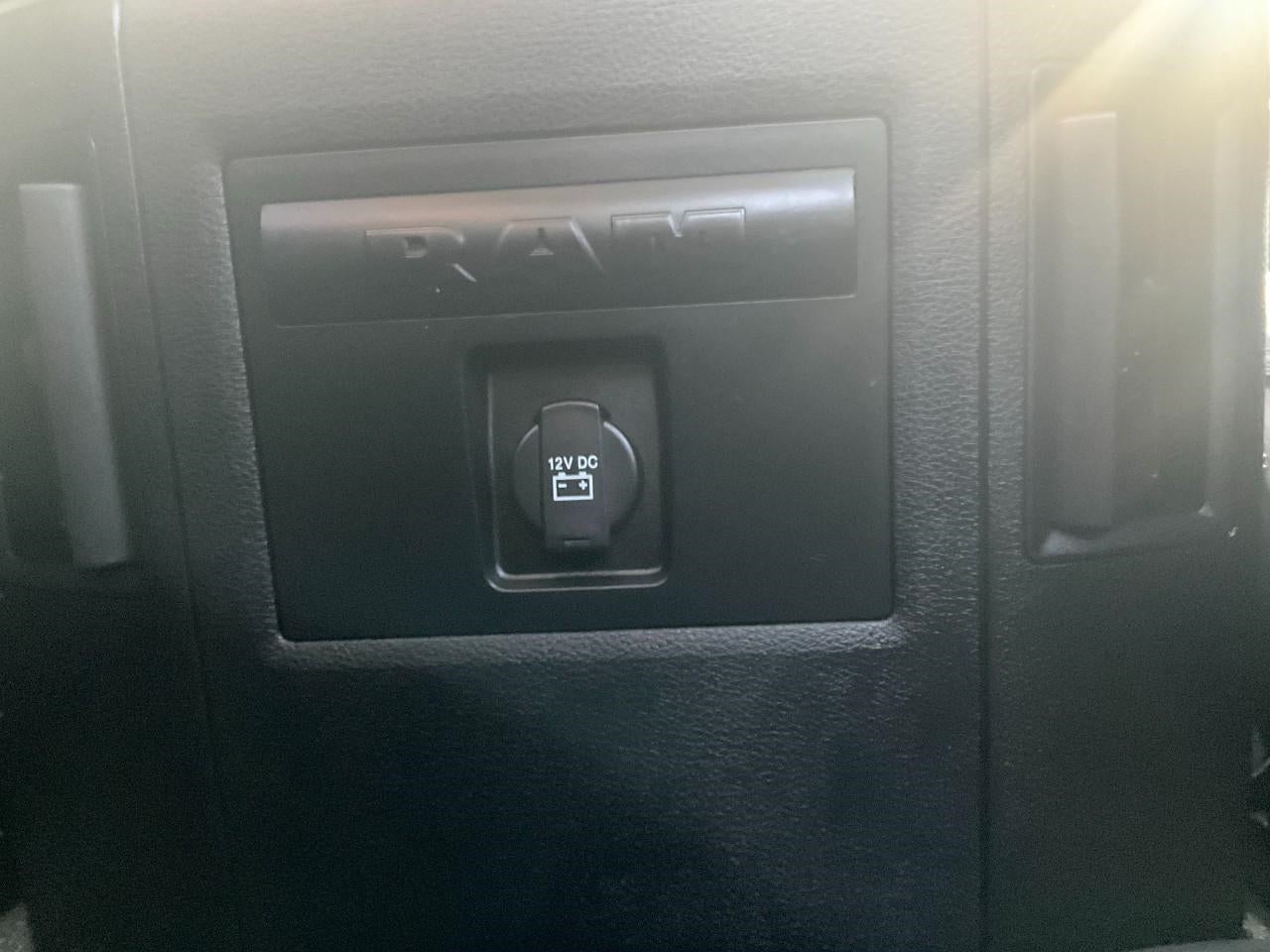 2018 RAM 1500 Big Horn Crew Cab 4x4 5'7' Box