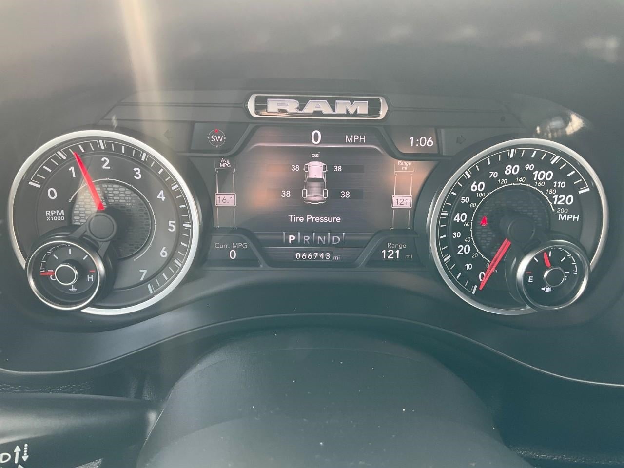 2022 RAM 1500 Big Horn Quad Cab 4x4 6'4' Box