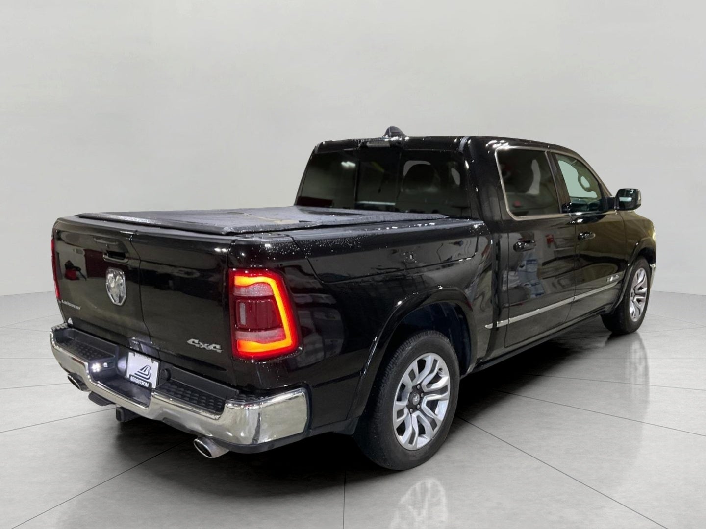 2024 RAM 1500 Limited Crew Cab 4x4 5'7' Box