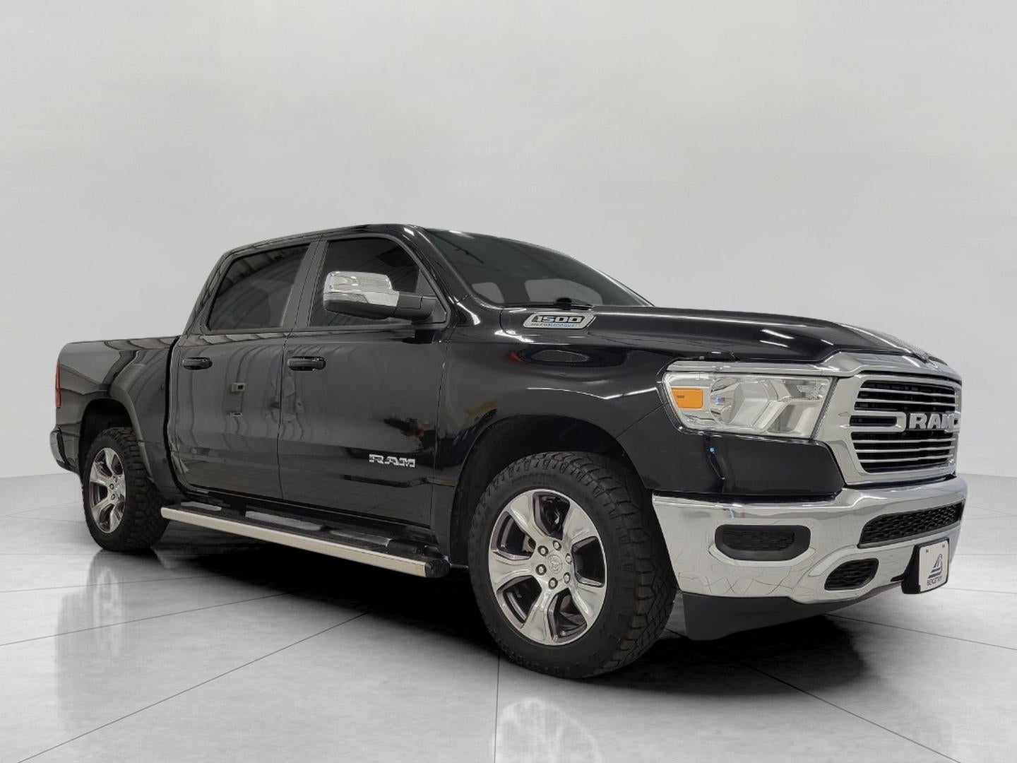 2023 RAM 1500 Laramie Crew Cab 4x4 5'7' Box