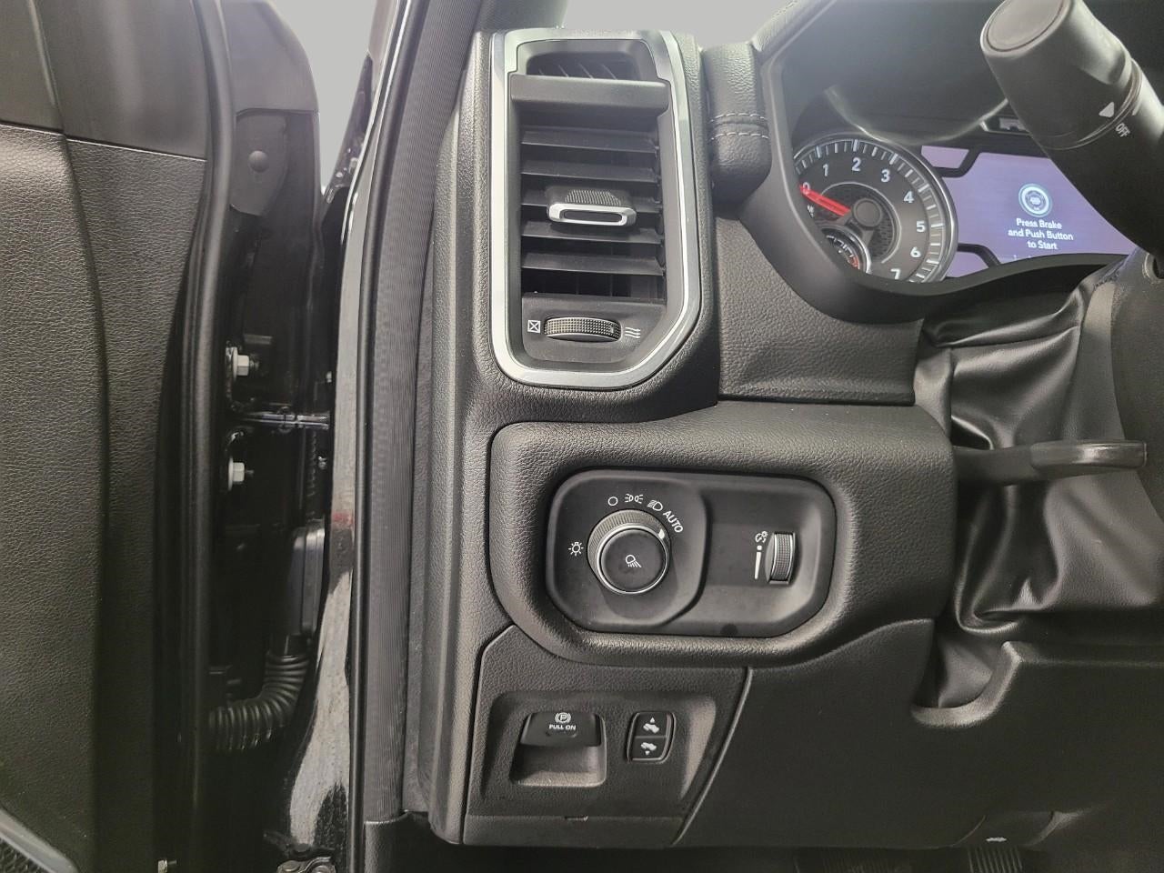 2023 RAM 1500 Laramie Crew Cab 4x4 5'7' Box
