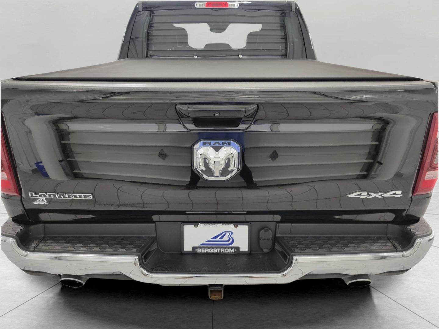 2023 RAM 1500 Laramie Crew Cab 4x4 5'7' Box