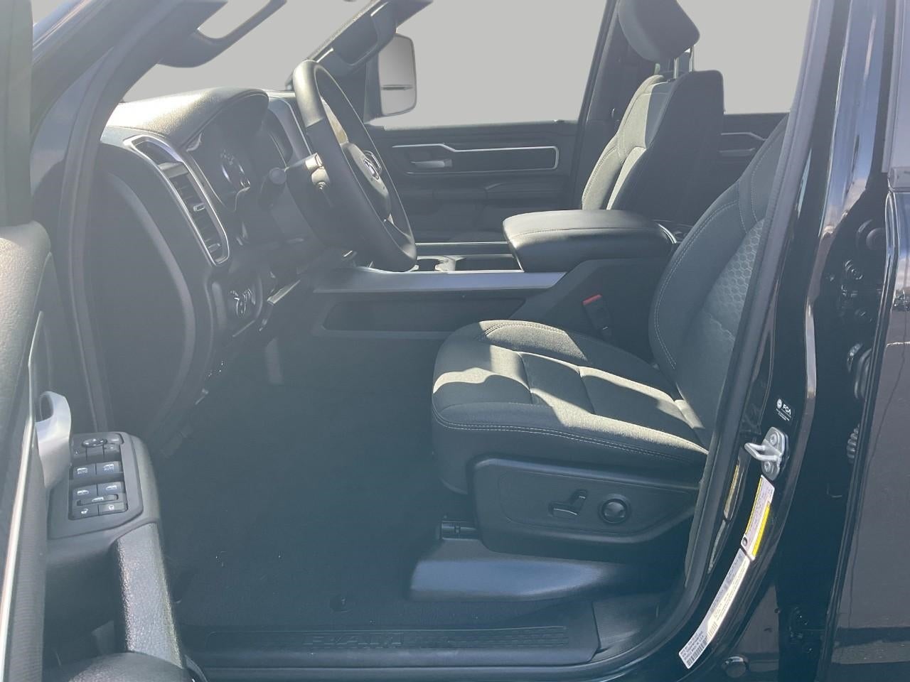 2025 RAM 1500 Big Horn Crew Cab 4x4 6'4' Box