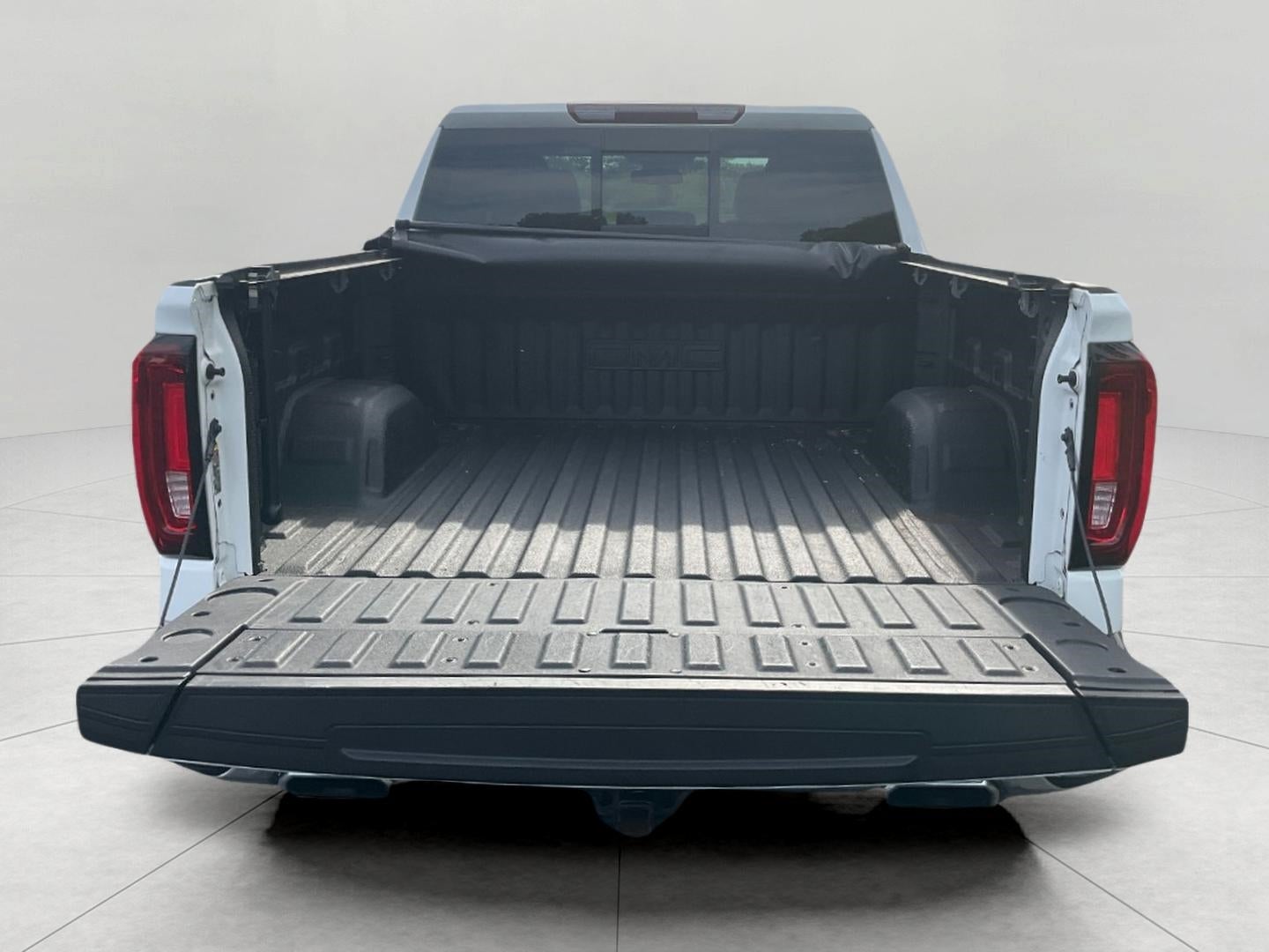2023 GMC Sierra 1500 4WD Crew Cab Short Box SLT
