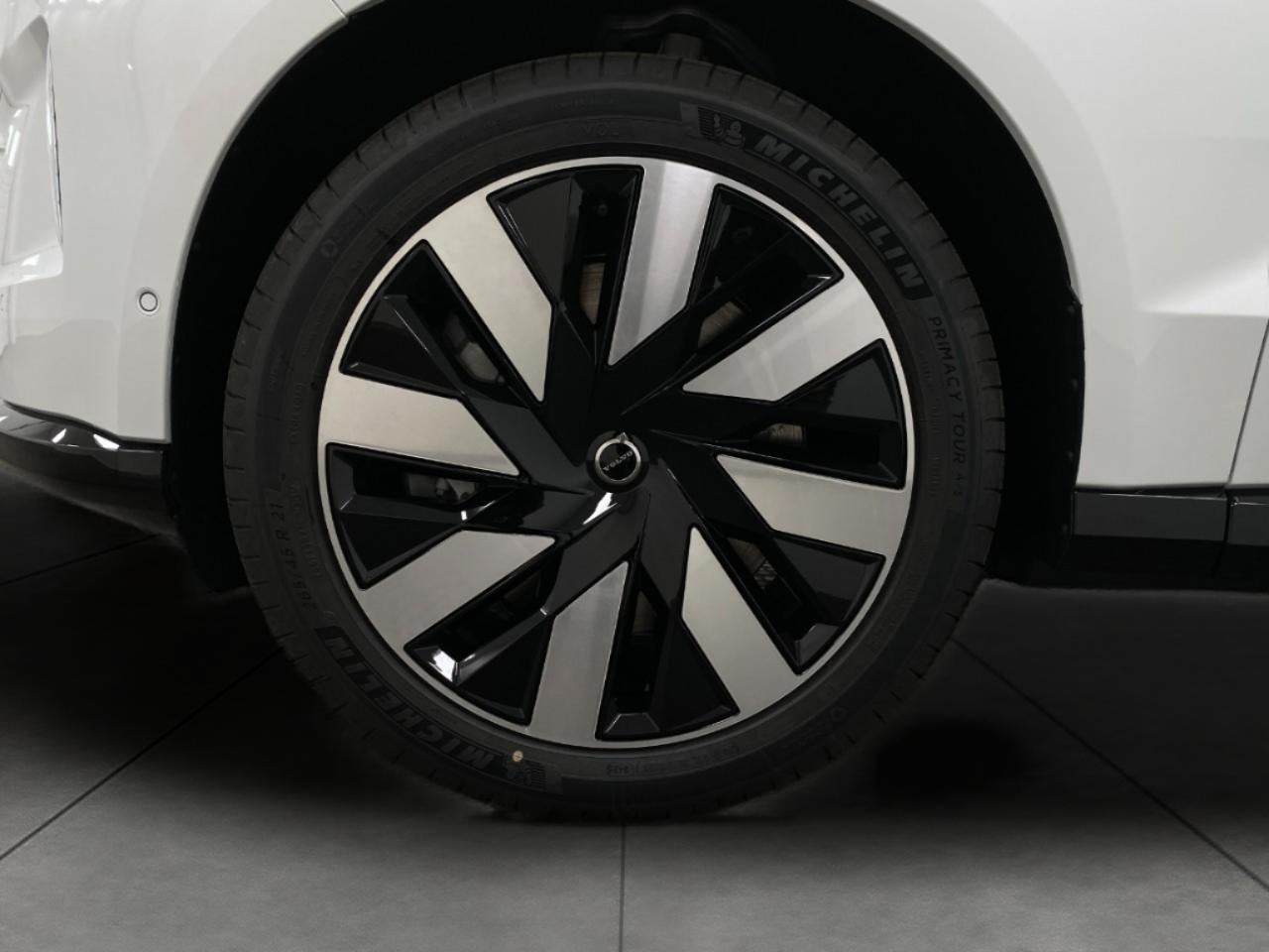 2025 Volvo EX90 Twin Motor Performance Ultra 7-Seater