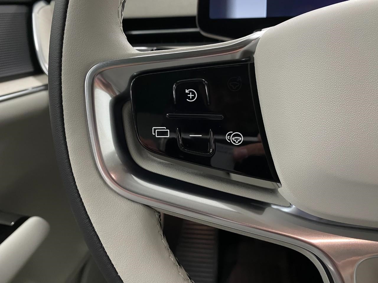 2025 Volvo EX90 Twin Motor Performance Ultra 7-Seater