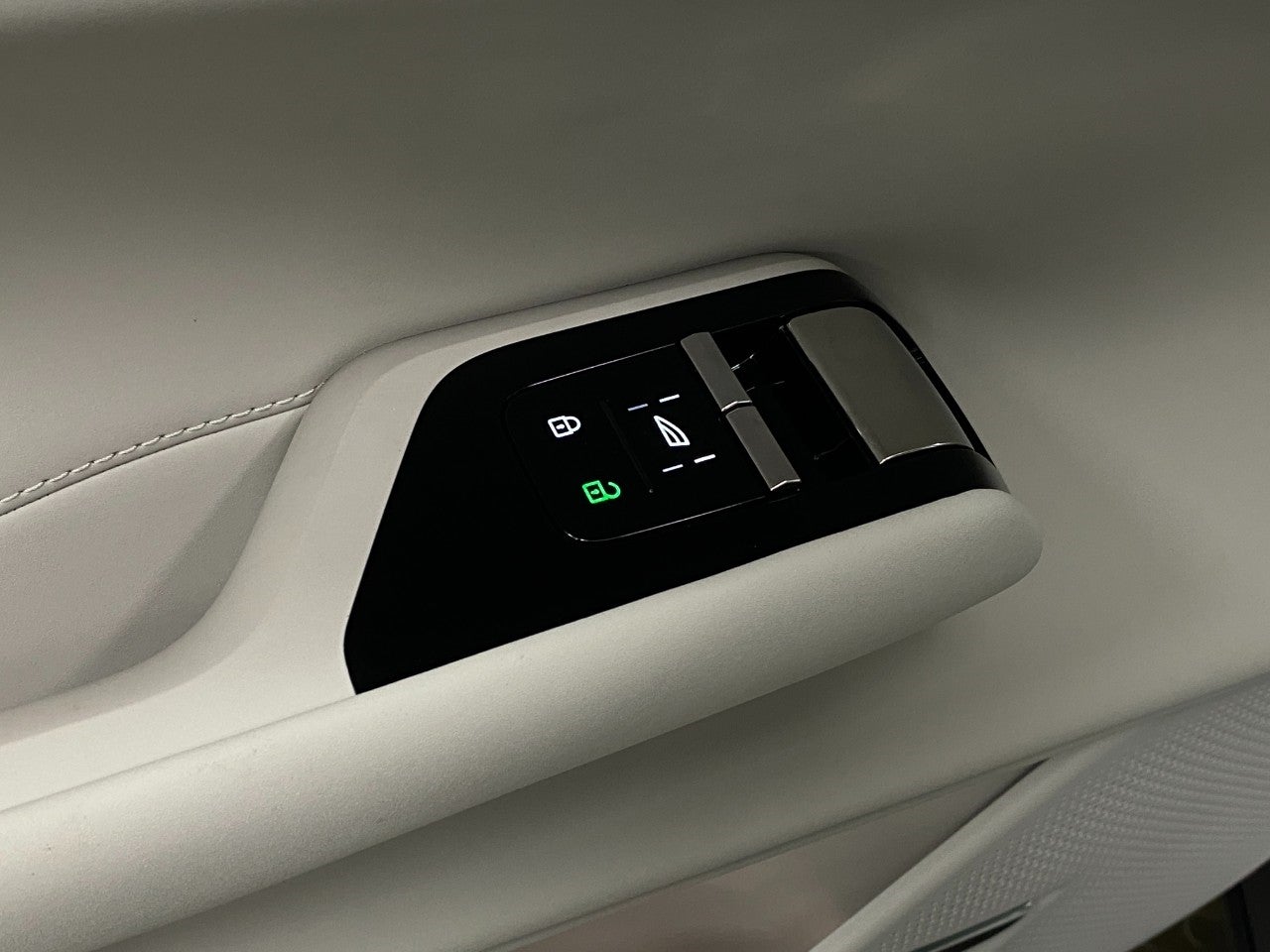 2025 Volvo EX90 Twin Motor Performance Ultra 7-Seater