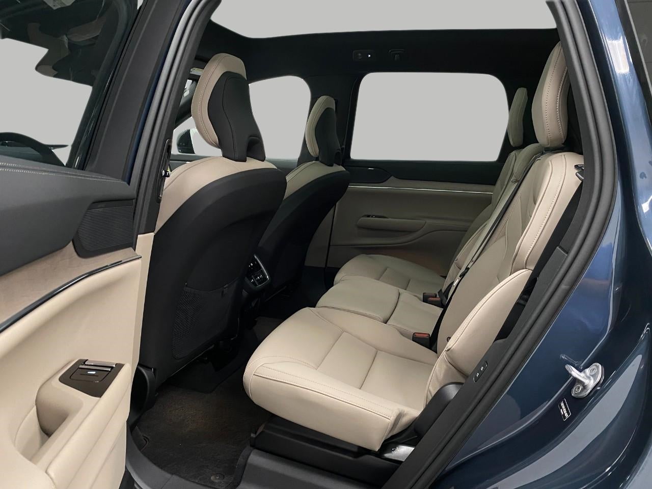 2025 Volvo EX90 Twin Motor Ultra 7-Seater