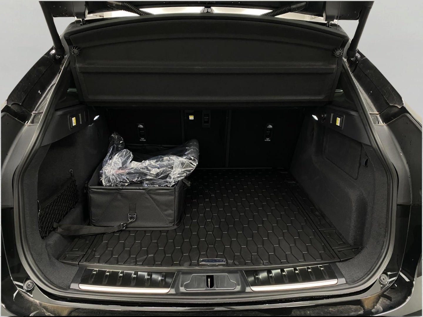 2026 Jaguar F-PACE R-Dynamic S P400 AWD