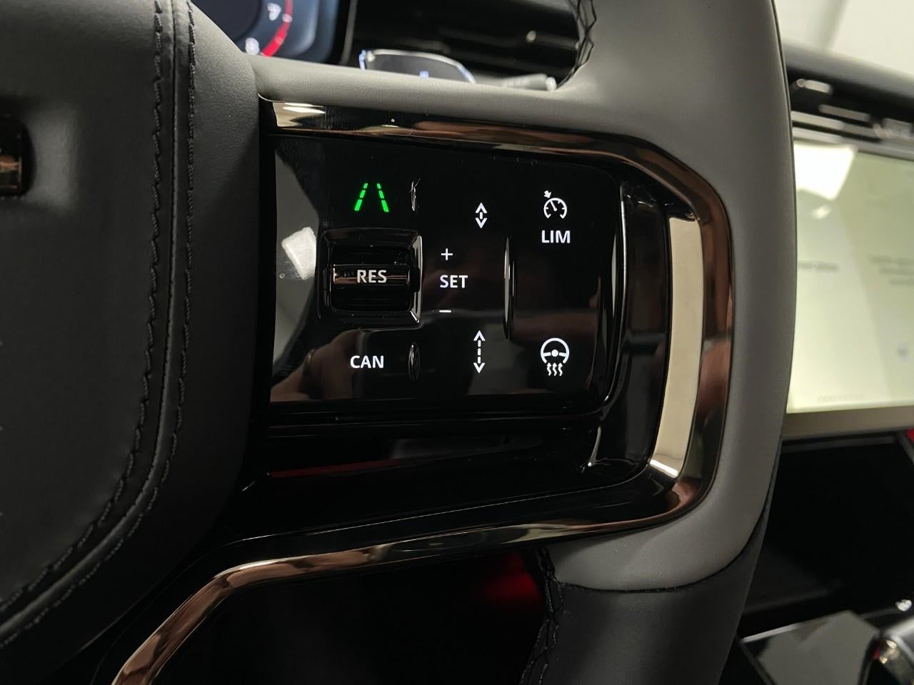 2026 Land Rover Range Rover Sport P635 SV