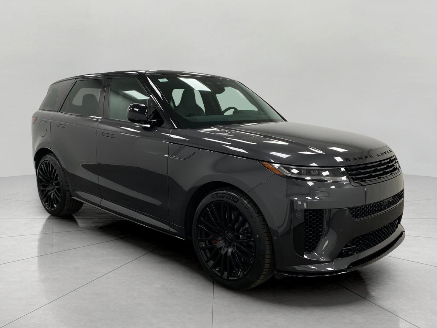 2026 Land Rover Range Rover Sport P635 SV