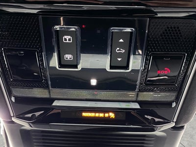 2026 Land Rover Range Rover Sport P635 SV