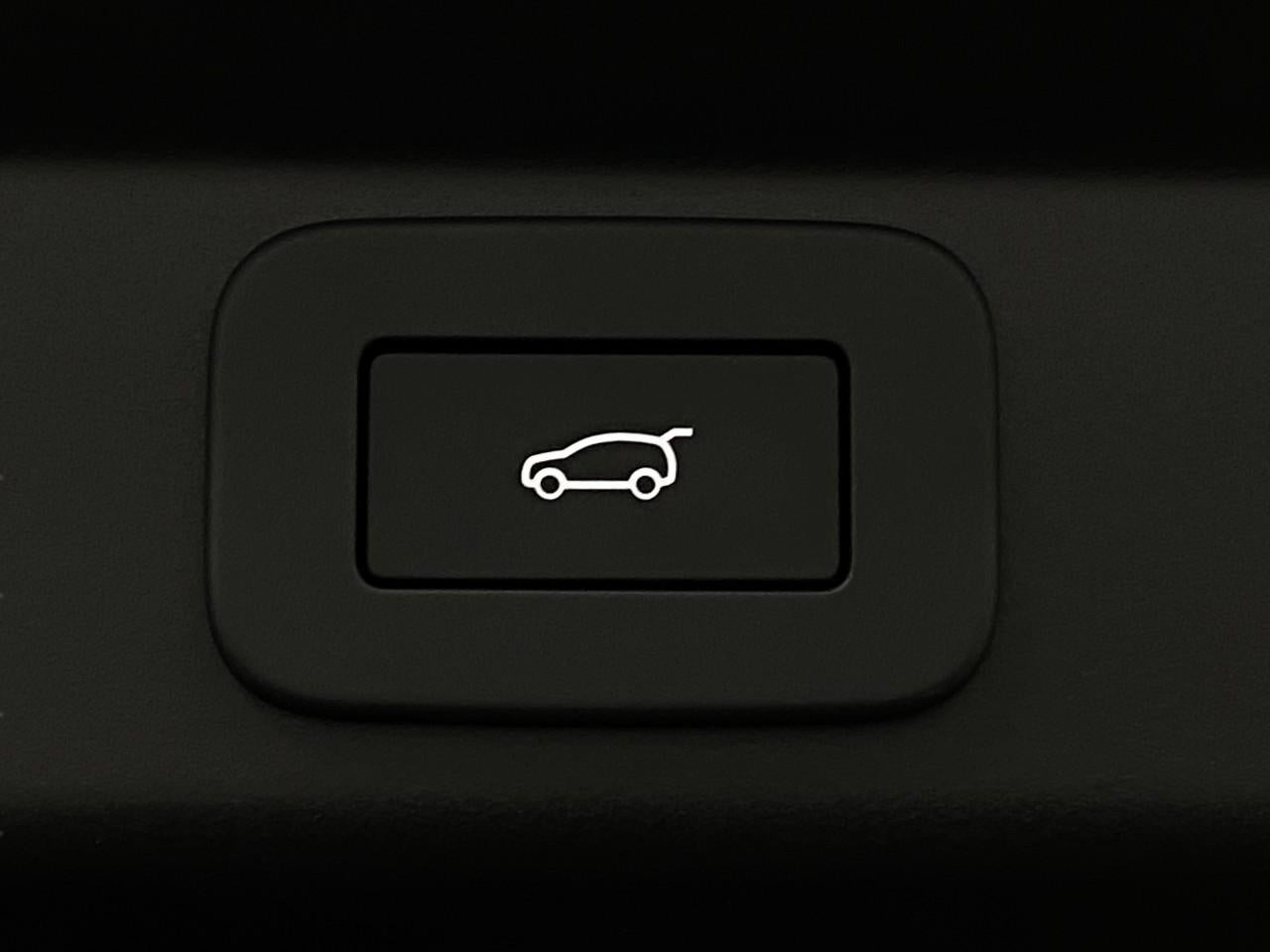 2026 Land Rover Range Rover Sport P635 SV