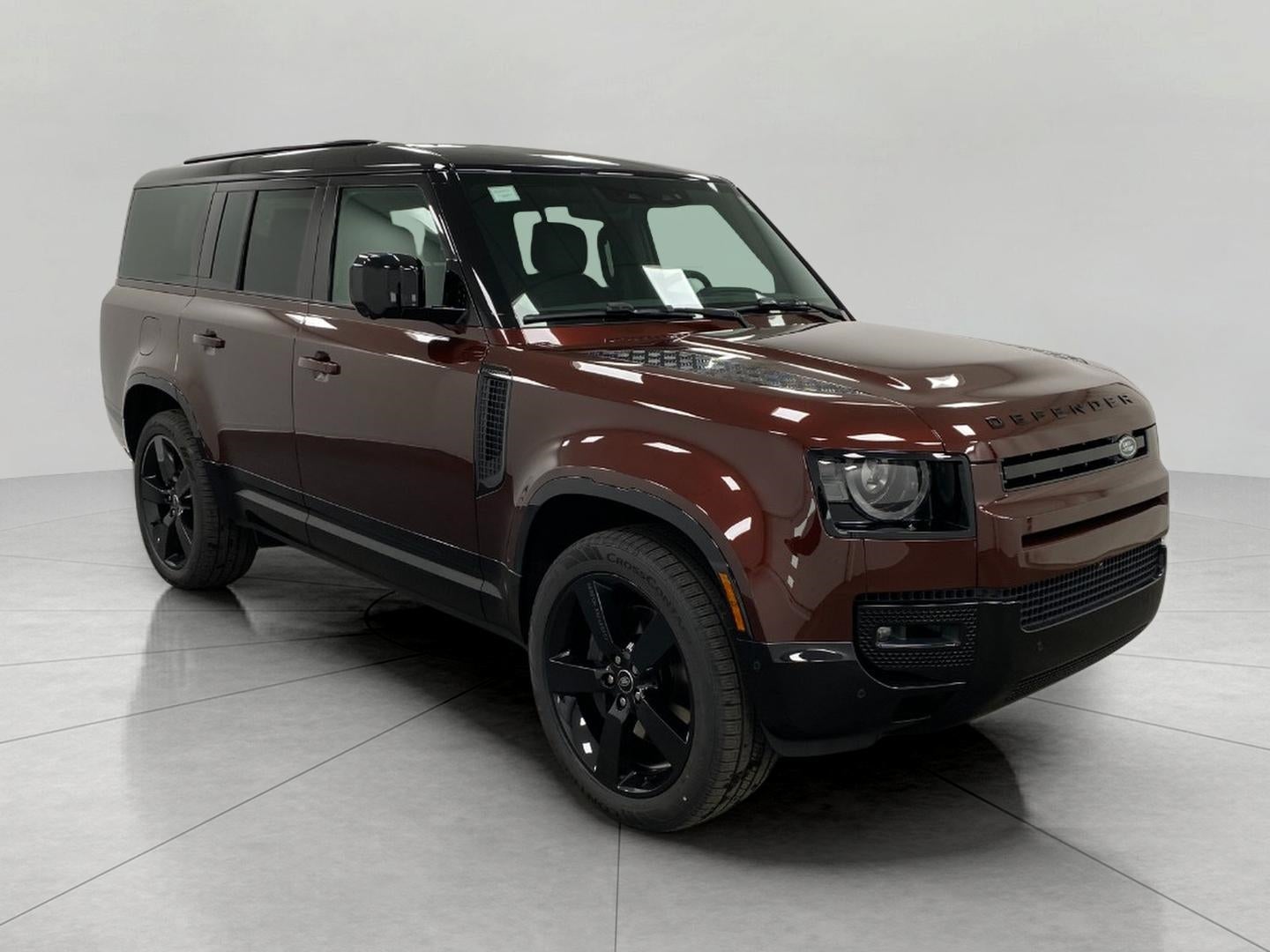 2025 Land Rover Defender 130 P400 X-Dynamic SE