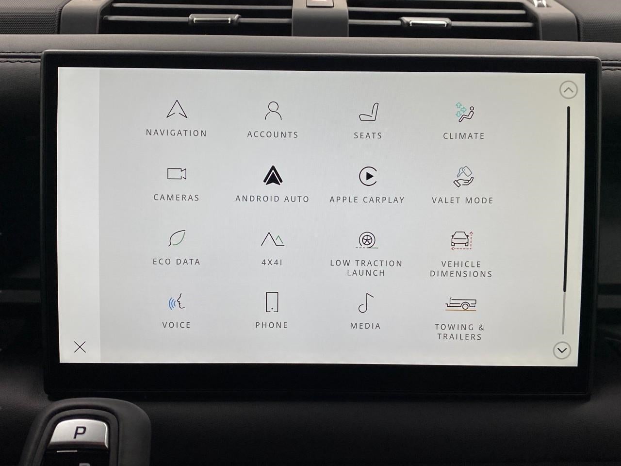 2025 Land Rover Defender 130 P400 X-Dynamic SE