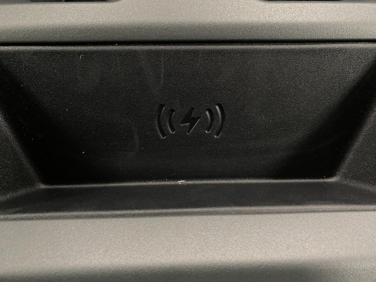 2025 Land Rover Defender 130 P400 X-Dynamic SE