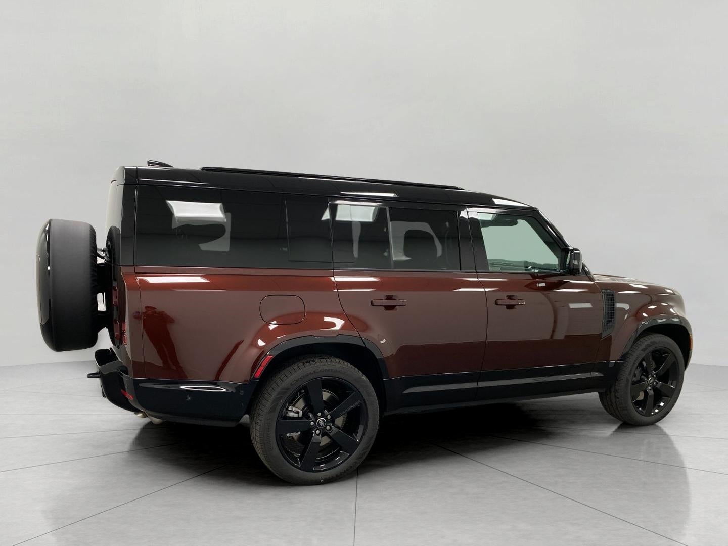 2025 Land Rover Defender 130 P400 X-Dynamic SE