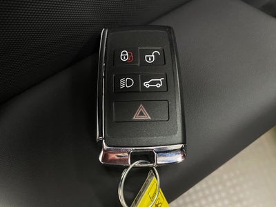 2025 Land Rover Defender 130 P400 X-Dynamic SE