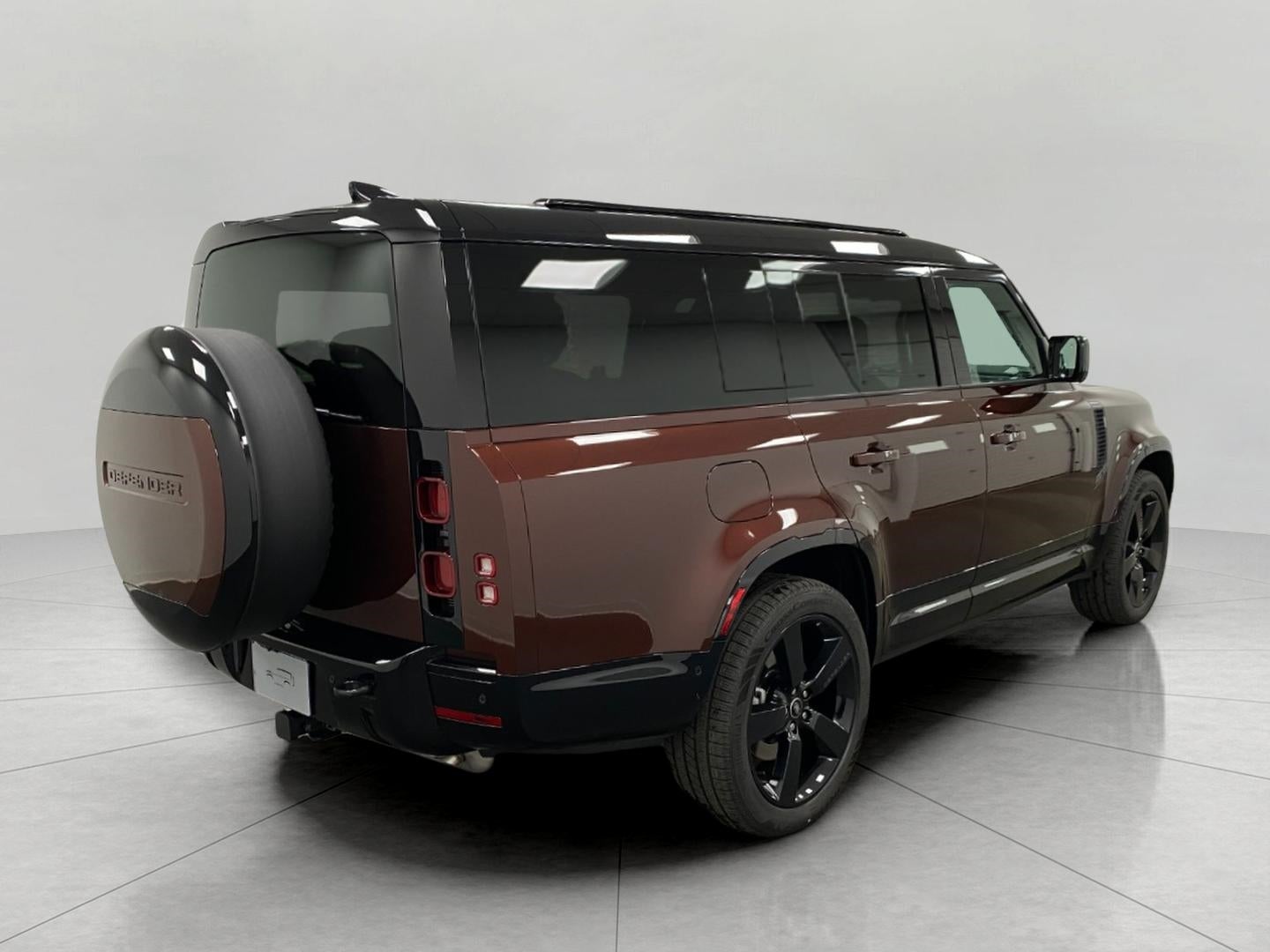 2025 Land Rover Defender 130 P400 X-Dynamic SE