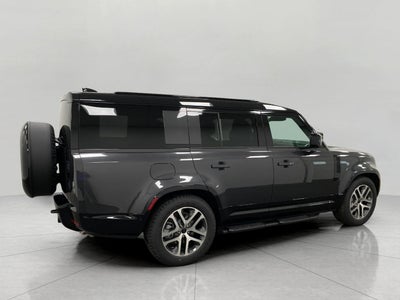2026 Land Rover Defender 130 P400 X-Dynamic SE