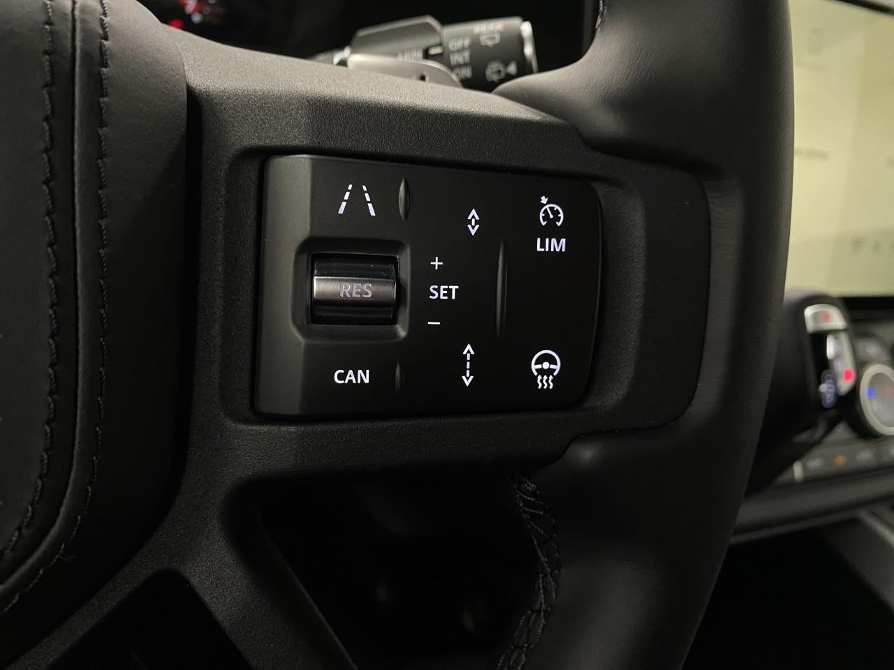 2026 Land Rover Defender 110 P525 V8