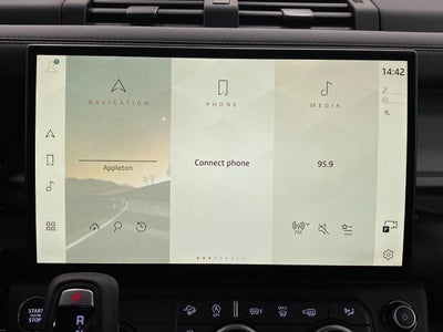 2026 Land Rover Defender 110 P525 V8