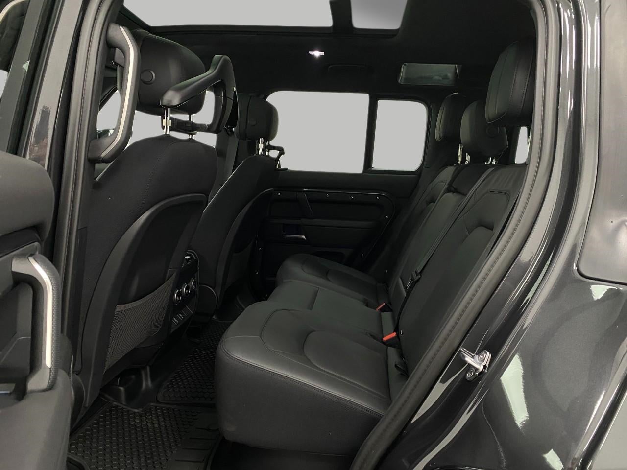 2026 Land Rover Defender 110 P525 V8