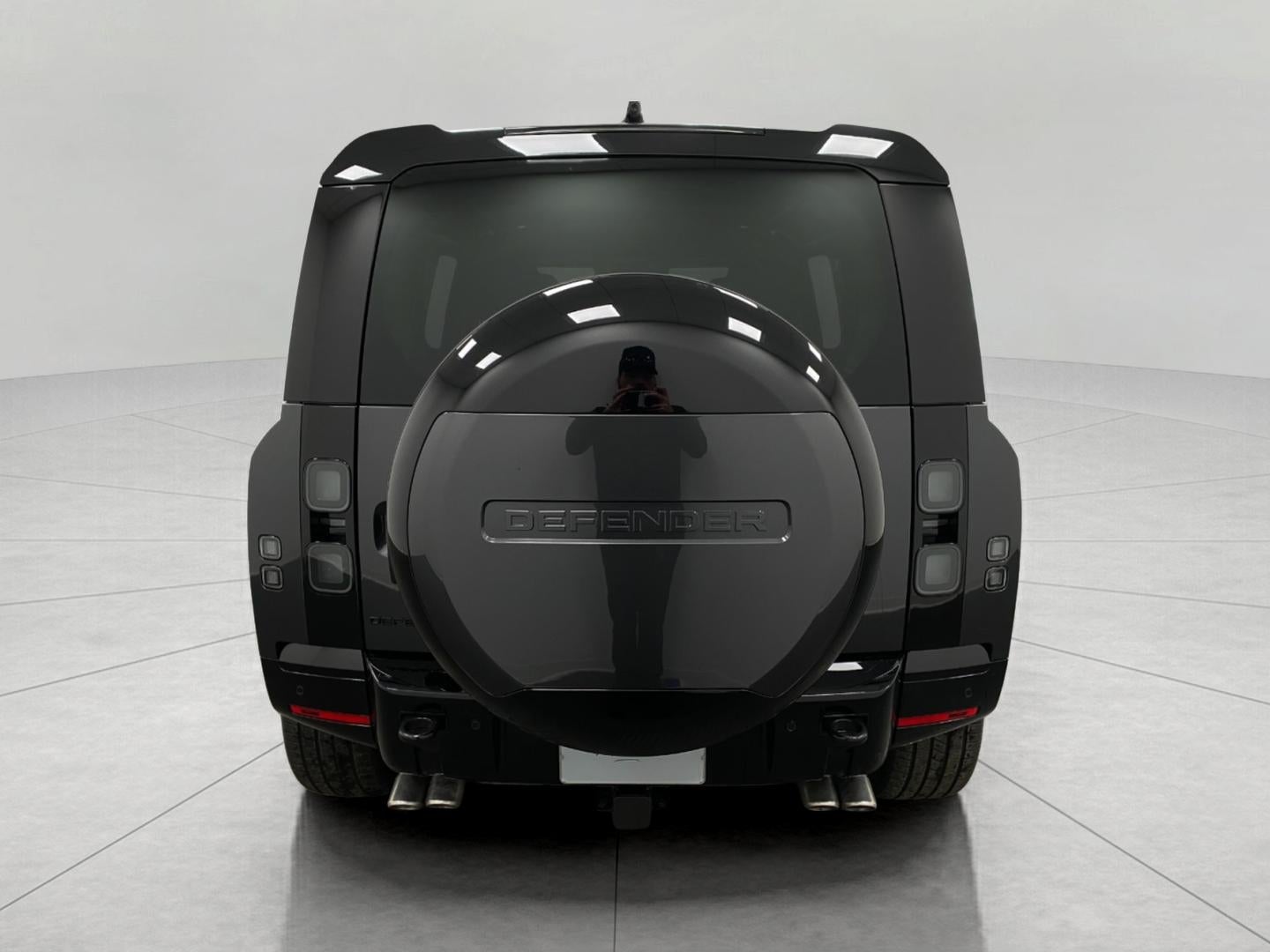 2026 Land Rover Defender 110 P525 V8