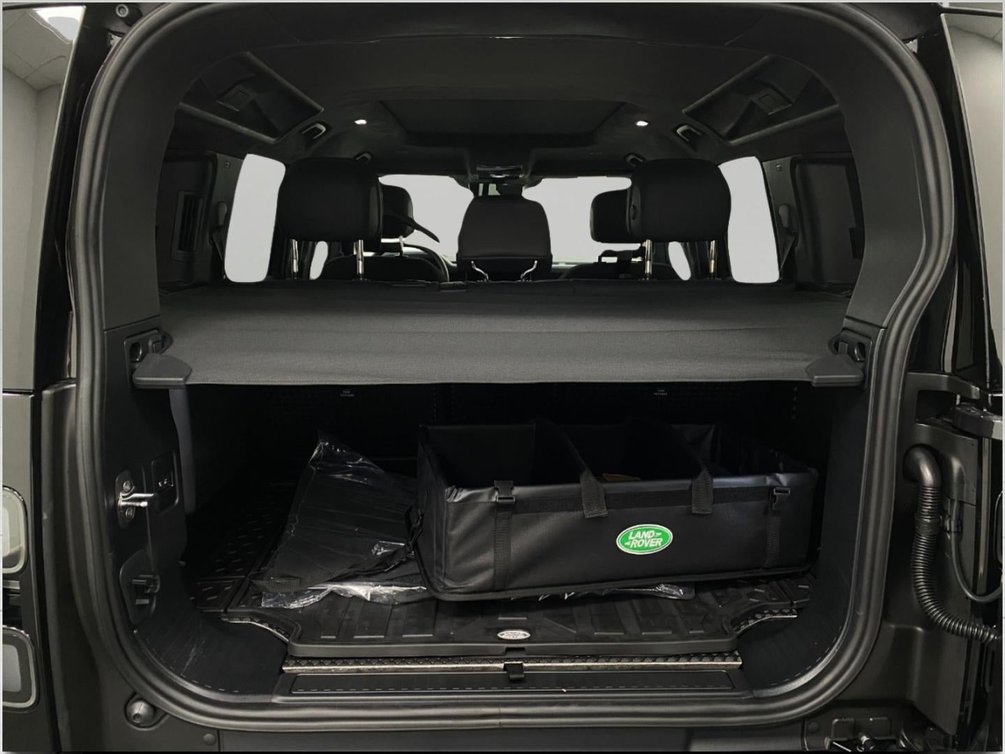 2026 Land Rover Defender 110 P525 V8